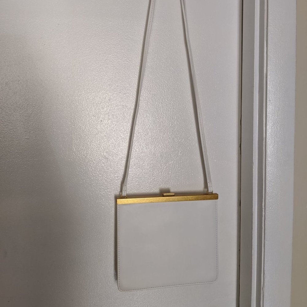 LLS white leather crossbody bag w/ magnetic clasp